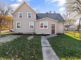 109 E Main St, Winnebago, IL 61088