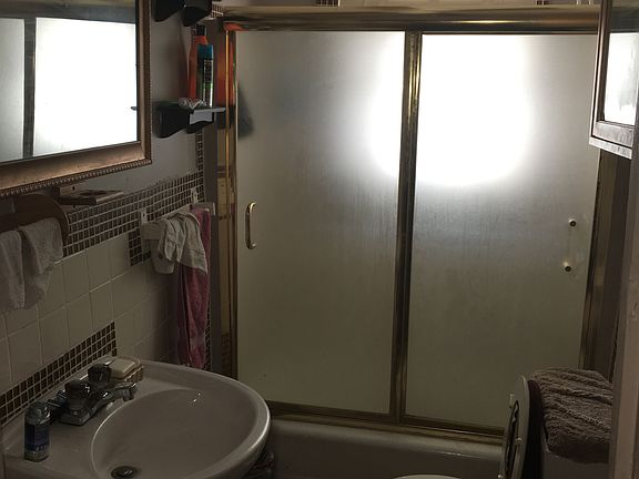3rd image of 1115 N Hawthorne St