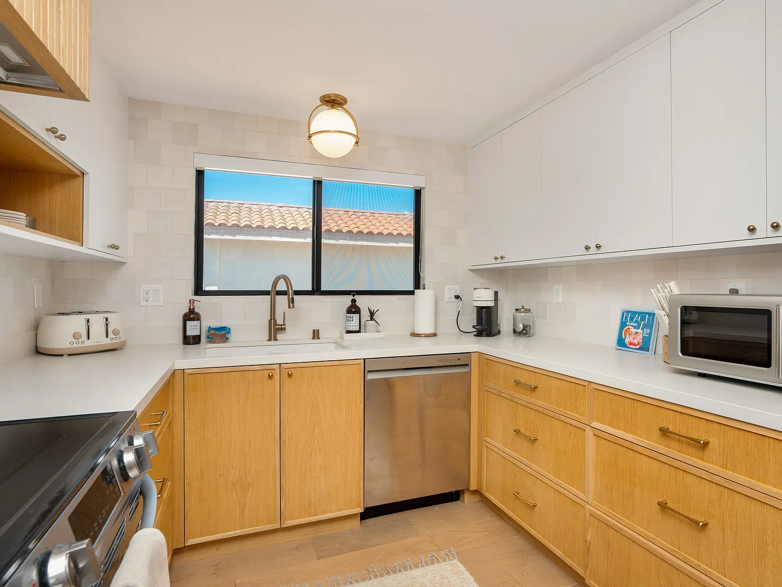 1 bed, 700 sqft, $2,995 — Photo 1