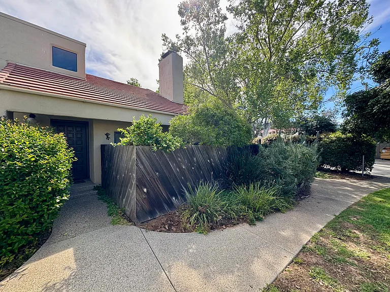 212 N Carrillo Rd #H — Photo 2
