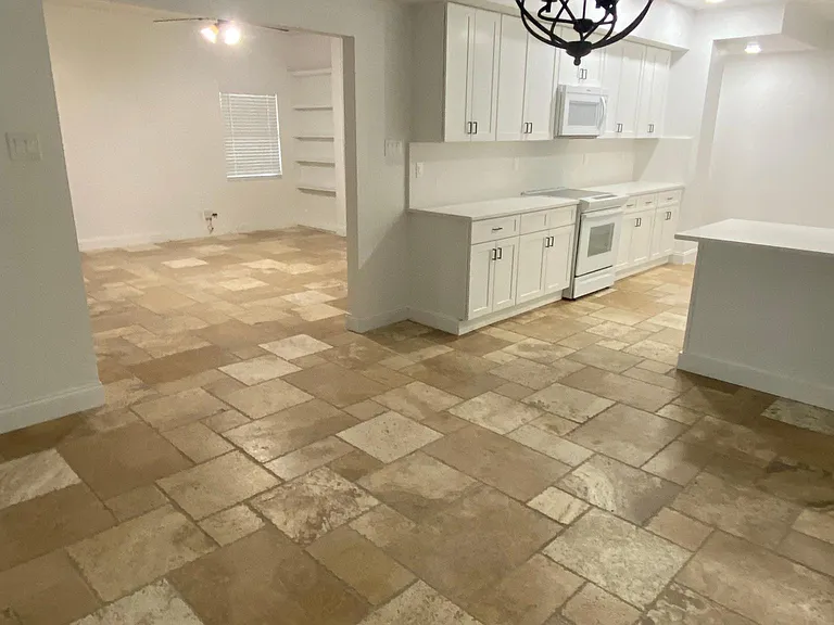 123 E Harding St — Photo 21