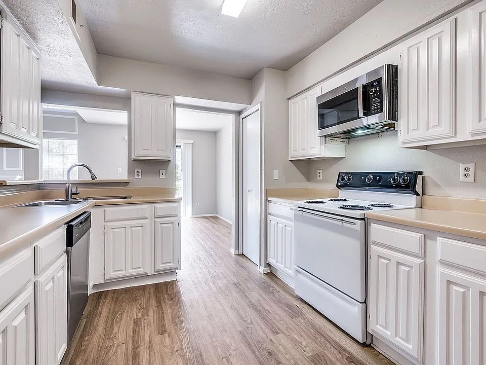 1st image of 2220 Wamsetta Dr