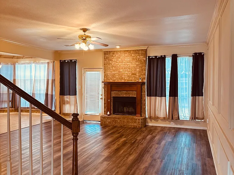 Family area w/fire place
