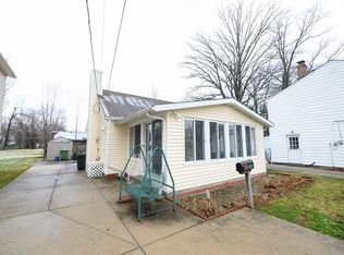 34434 Roberts Rd, Eastlake, OH 44095