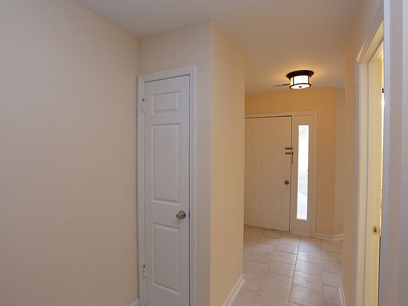 3rd image of 113 Gristmill Ln E