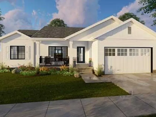 1005 NE White Oaks Ln, Oak Grove, MO 64075