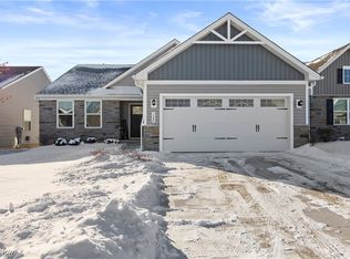 122 Eagle Cir, Amherst, OH 44001