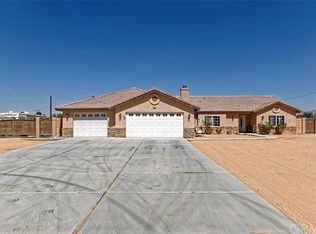 20870 Tonawanda Rd, Apple Valley, CA 92307
