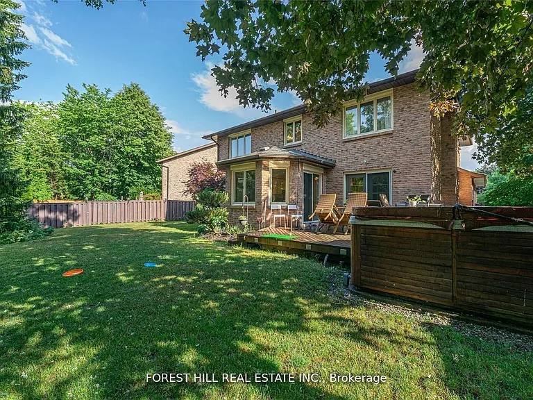 54 Pennock Cres — Photo 22