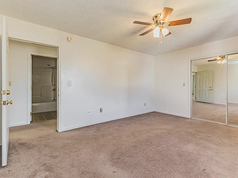 1620 W Jackson St — Photo 18