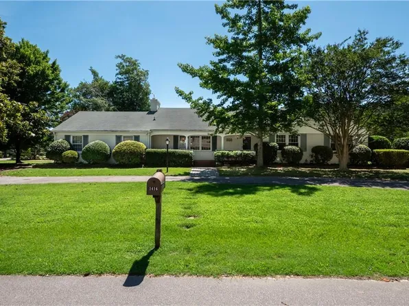 1416 Berkshire Ln, Virginia Beach, VA 23451