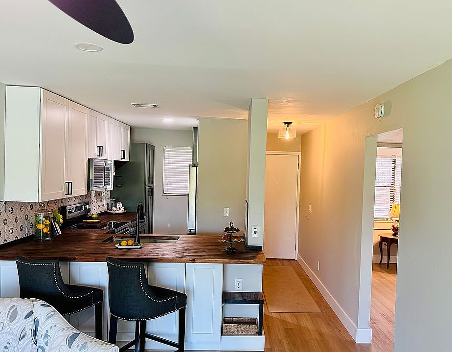 1st image of 650 W Pope Rd Unit 215
