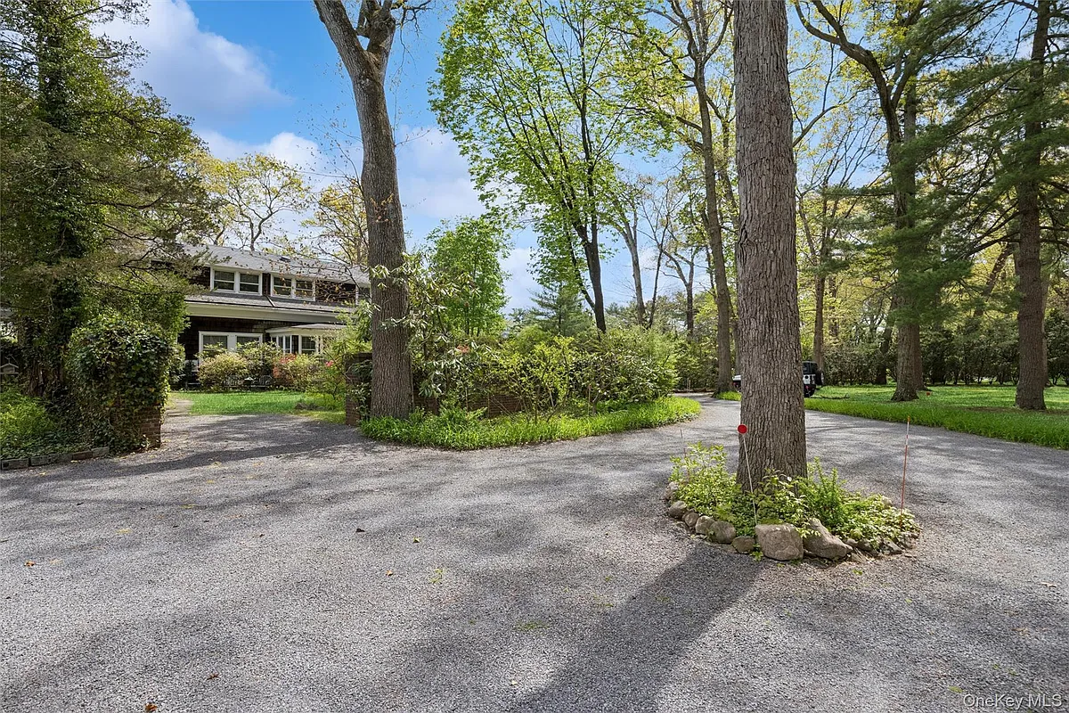 Building Photo - 208A Wheatley Rd