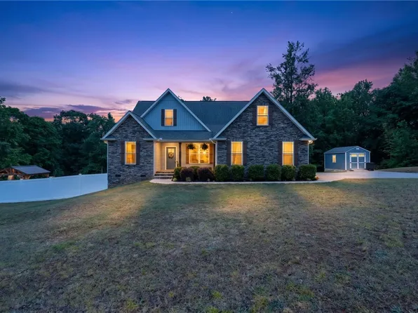 1050 Old Dacusville Rd, Easley, SC 29640