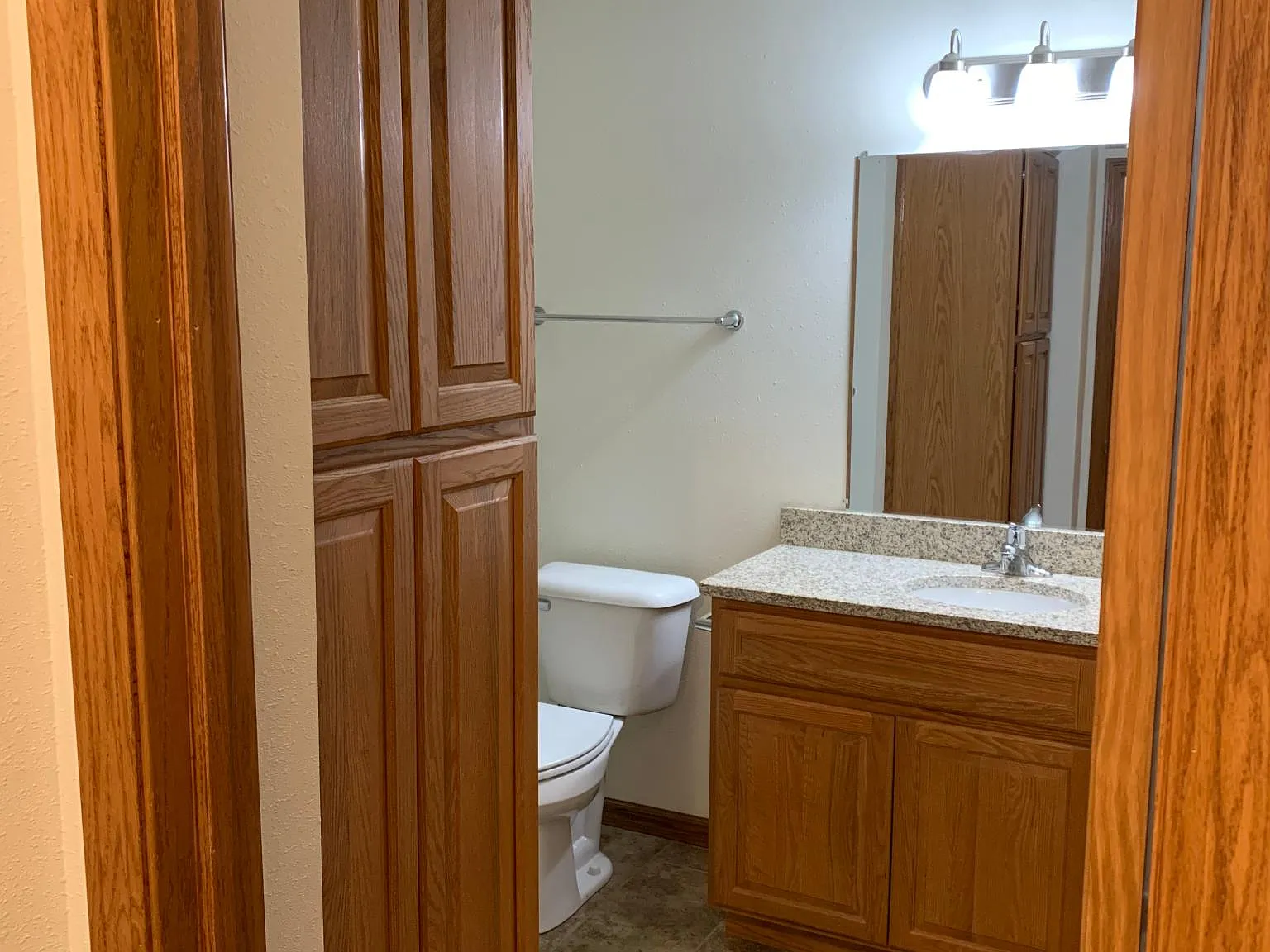 728 W Saint Paul Ave — Photo 4
