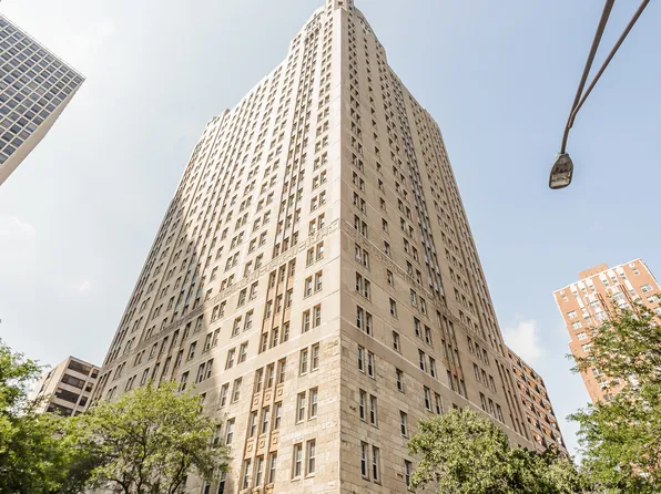 5000 S East End Ave APT 2D, Chicago, IL 60615