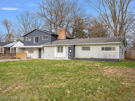 3rd image of 22164 Berg Rd
