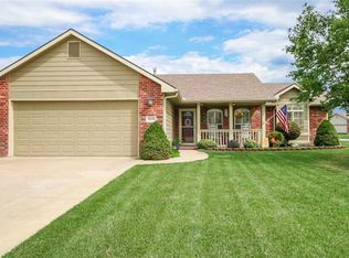 2618 E Keys Dr, Derby, KS 67037