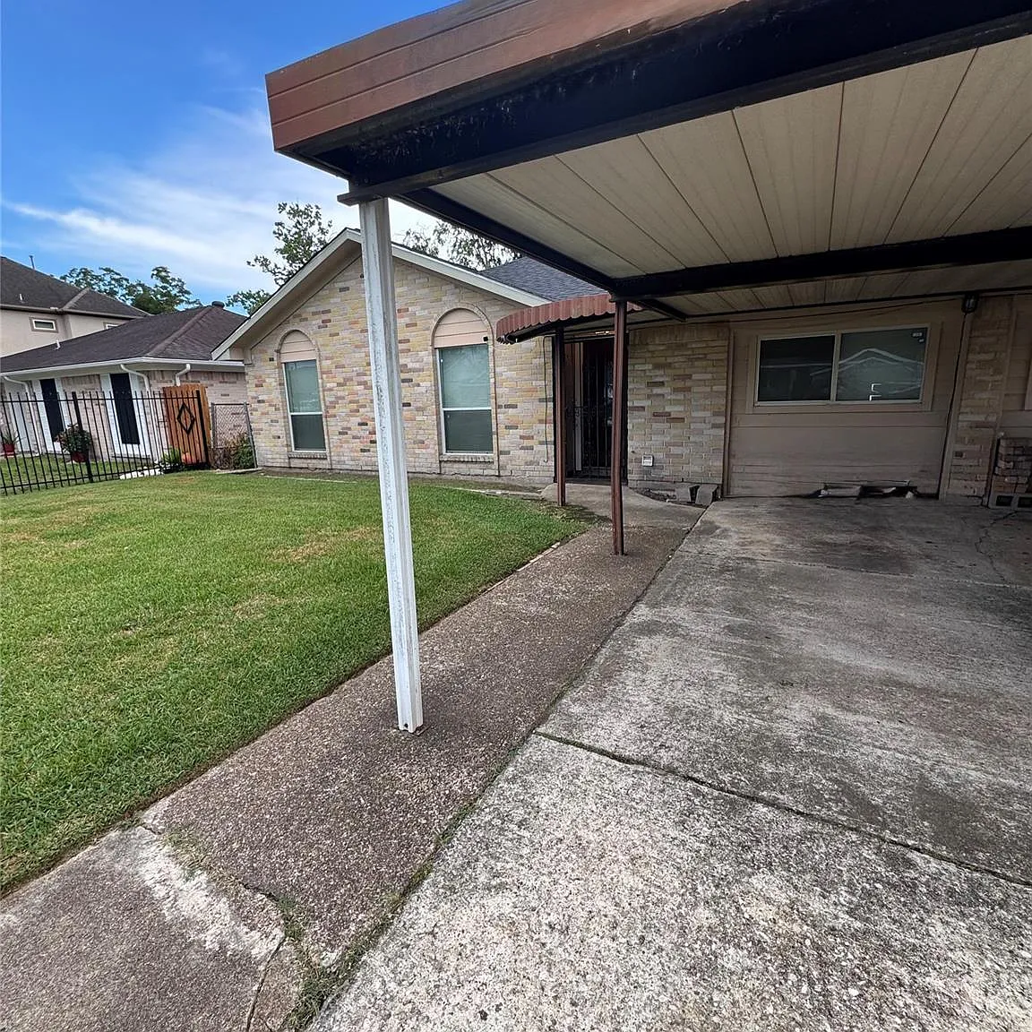 4 bed, 2.0 bath, 1738 sqft, $1,950 — Photo 3