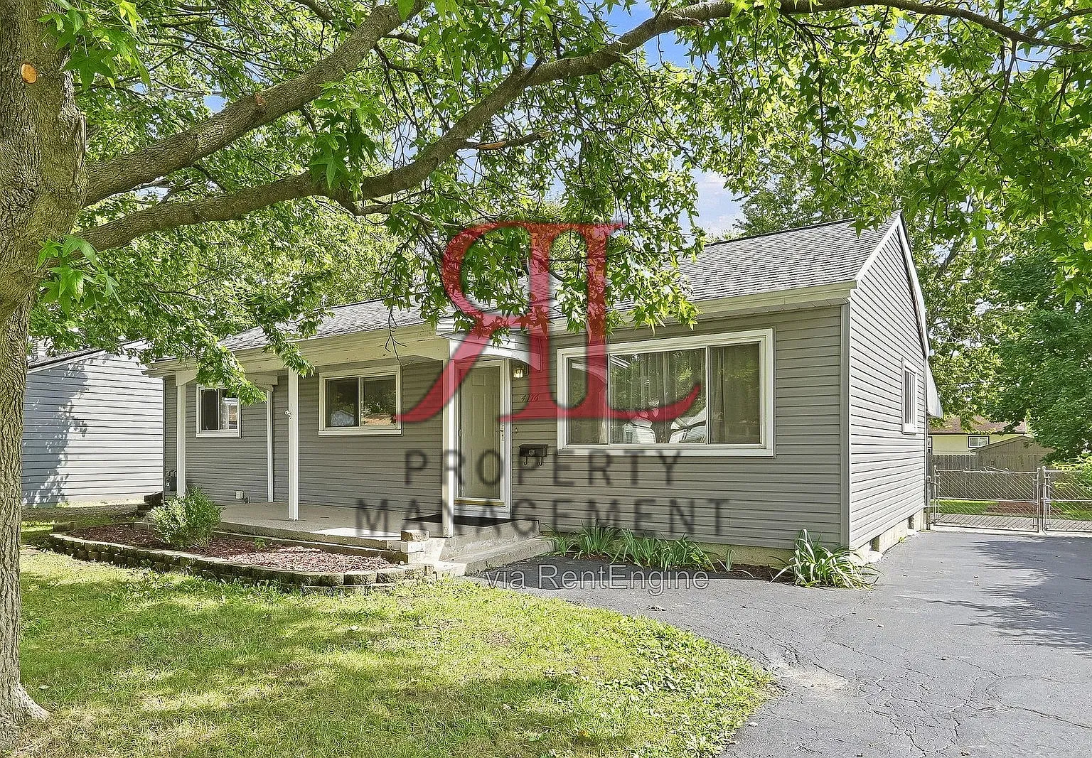 3 bed, 1.0 bath, 1008 sqft, $1,849 — Photo 2