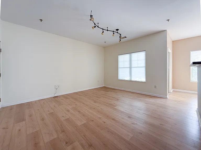 64 Clingman Ave #105 — Photo 8