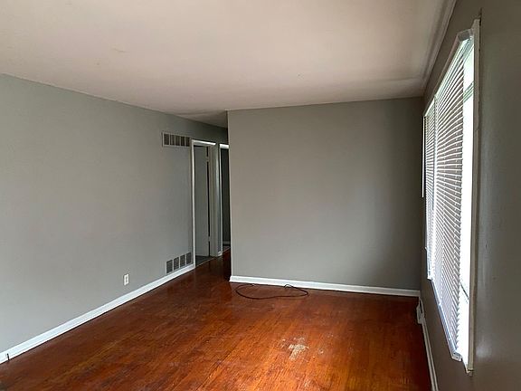 4th image of 1601 N Graham Ave