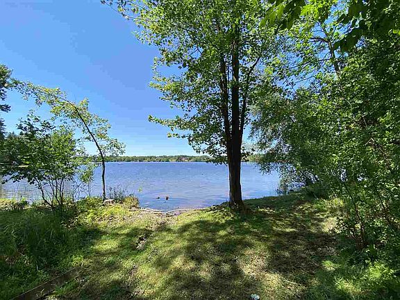 5th image of 365 Lakeshore Dr