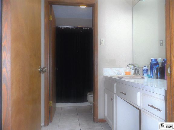 3rd image of 105 Edinburg Dr