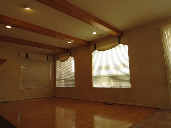 5th image of 45548 Antelope Dr