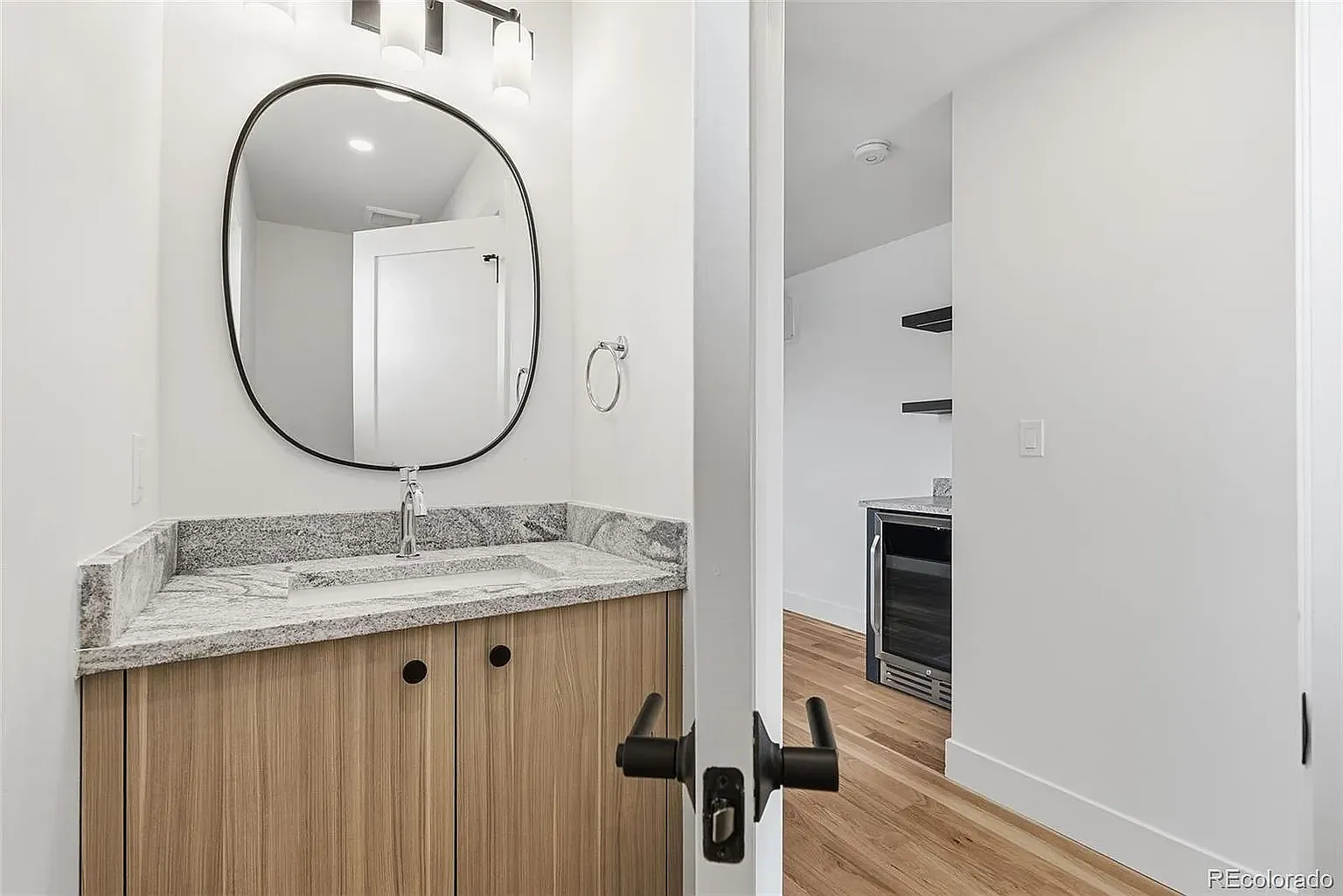 4 bed, 3225 sqft, $5,750 — Photo 3