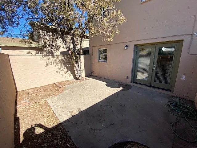 953 N Desert Ave - A — Photo 2