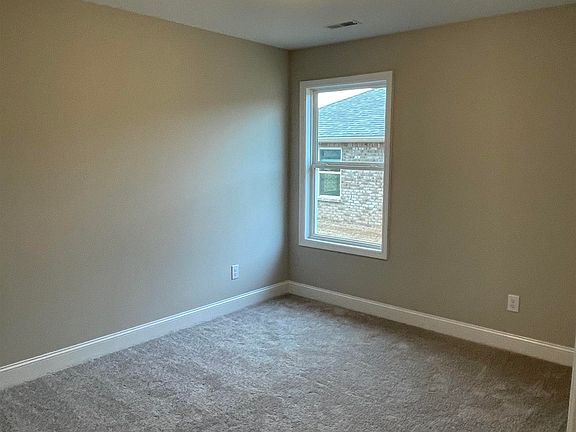 5th image of 156 River Pointe Dr