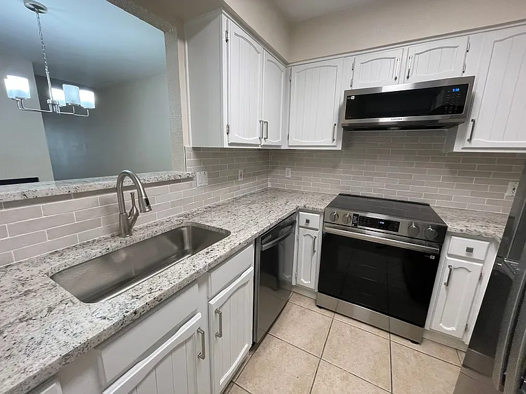 2916 Kathleen Ln — Photo 17