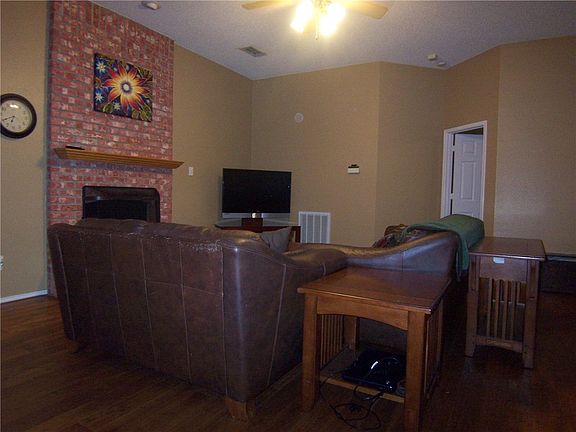 5th image of 1005 Vancouver Dr