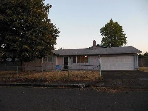2222 Golden Gardens St photo 1