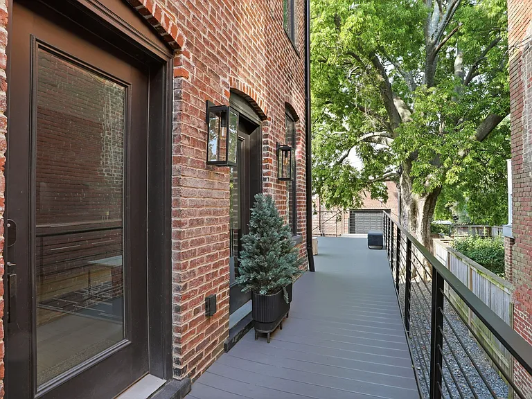 2608 E Broad St #2 — Photo 30
