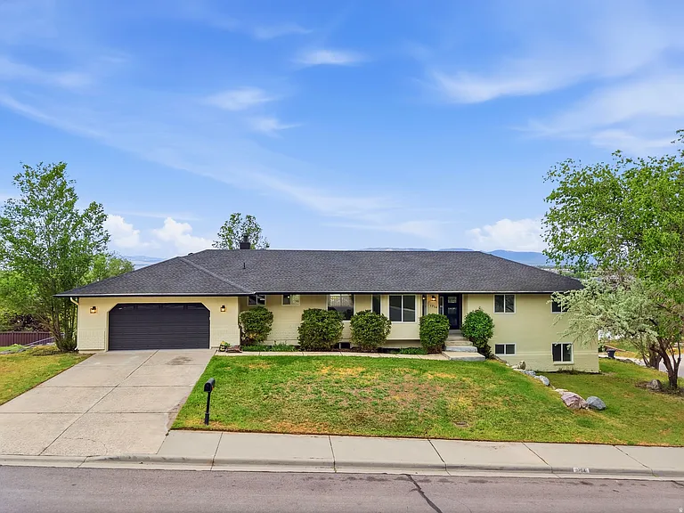 1754 California Ave — Photo 13