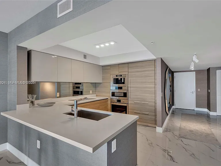 300 Sunny Isles Blvd #4-2006 — Photo 4