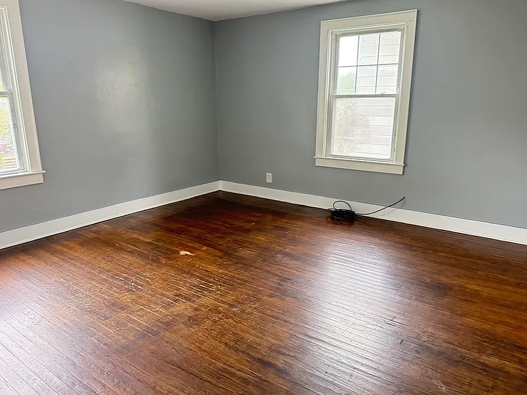 154 Harwood Ave — Photo 8