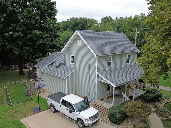 2nd image of 15 Jackson St