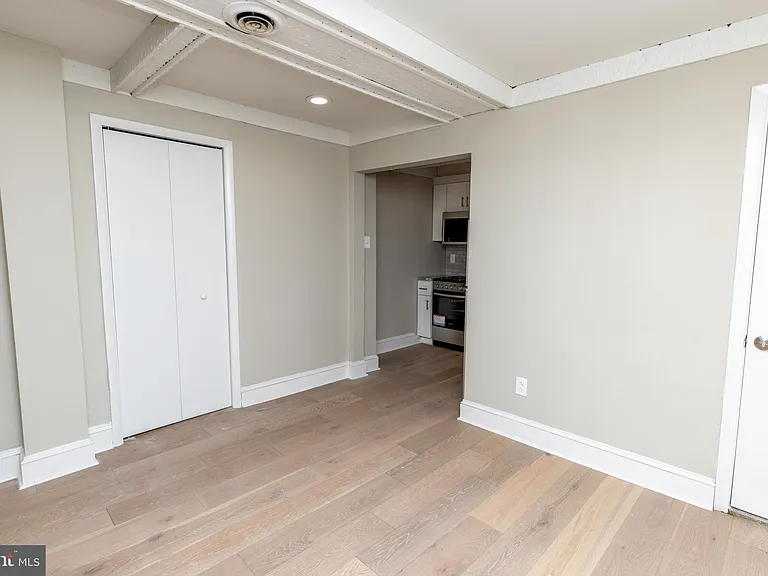 901 Clinton St #3 — Photo 4