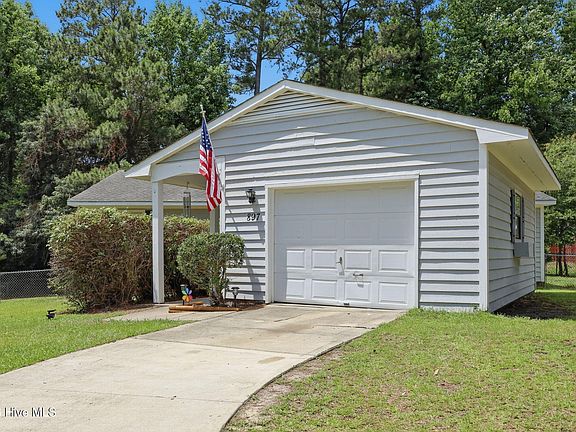 3rd image of 897 Pine Valley Road