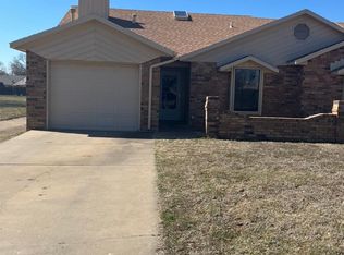 517 Lansbrook Rd, Ponca City, OK 74601