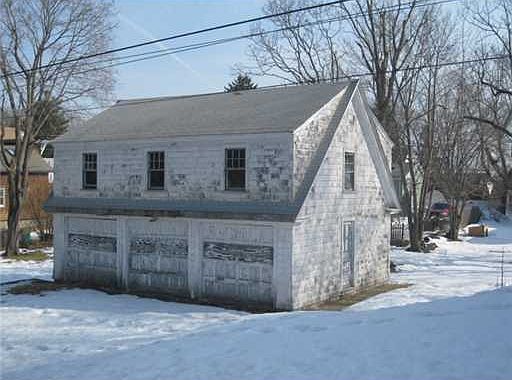 2nd image of 71 Ladd St