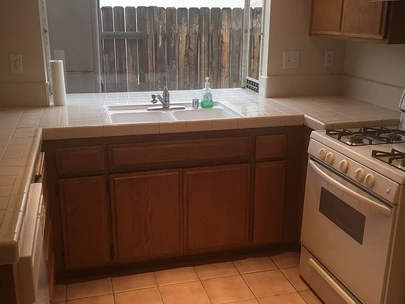 3rd image of 22805 Climbing Rose Dr
