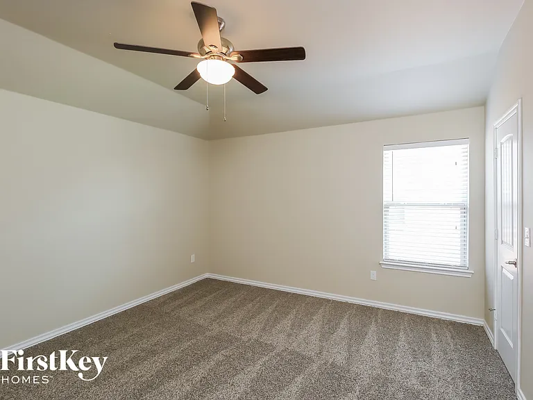 9708 Allie Hope Ln — Photo 11