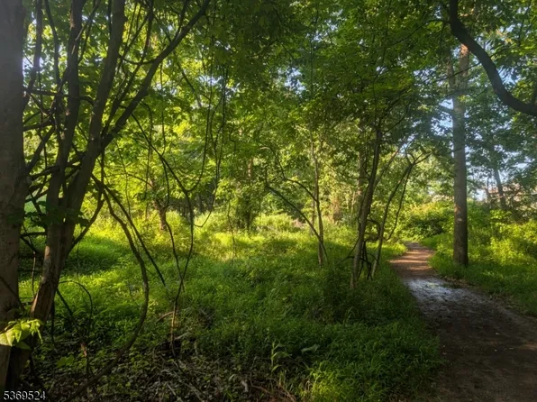 000 Hall Avenue, Hillsborough Twp., NJ 08821