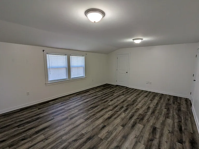 516 Trade St — Photo 16