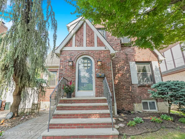 77 Crystal Ave, Staten Island, NY 10302