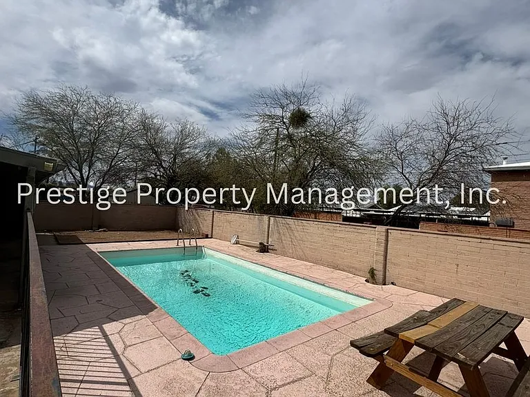 825 E Copper St — Photo 25